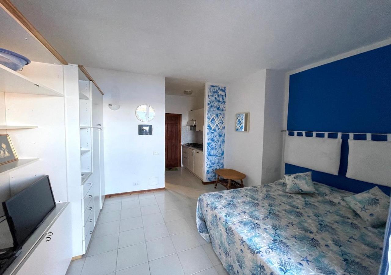 San Teodoro Punta Est Delizioso Monolocale Vista Mare Lägenhet Exteriör bild